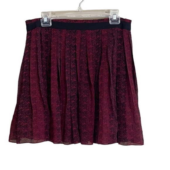 NWT Club Monaco Venetian Rose/Rouge Parker Skirt Pleated Lined Back Zip Size 10 - Picture 1 of 9